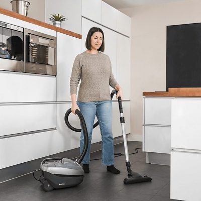 Aspirador con bolsa - NILFISK 128350614, 650 W, Potencia de succión 270 AirWatt, Depósito 3,1 l, Gris